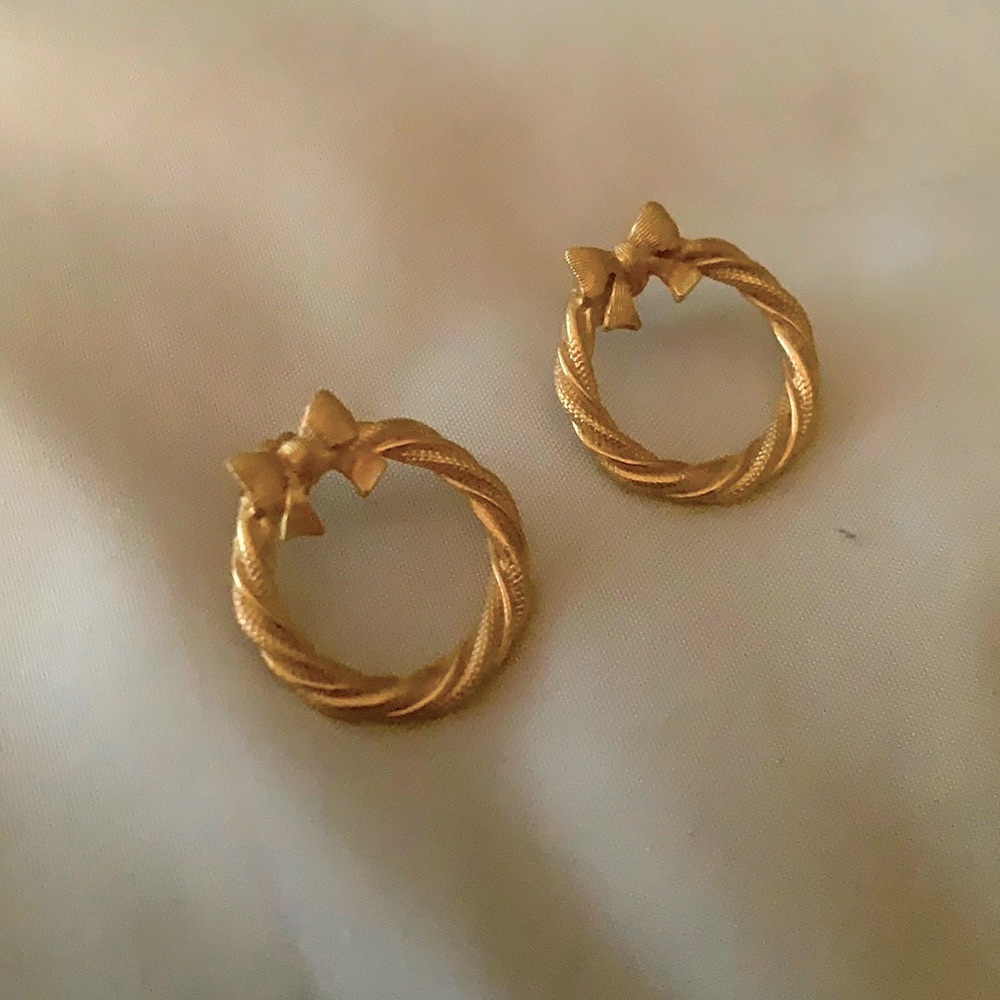 Gold Wreath Earrings